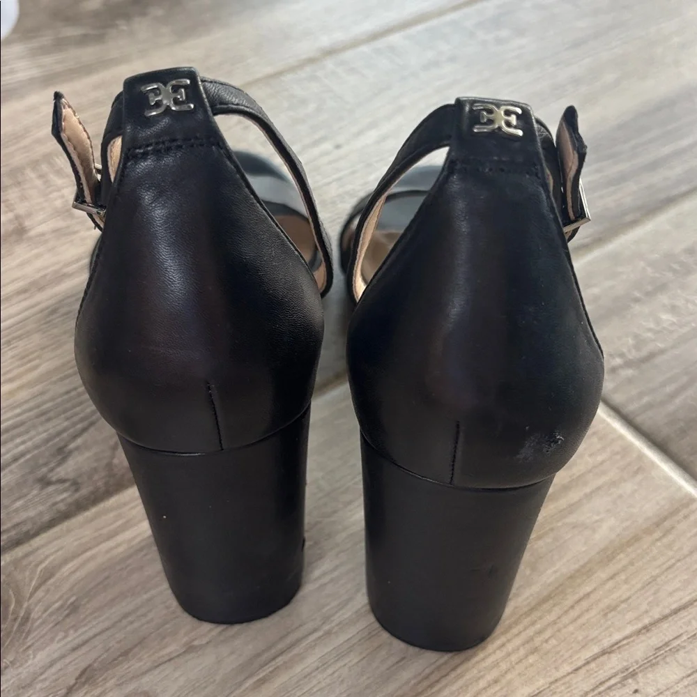 Sam Edelman Black Scalloped Heel Sandals. Size 8.5 in great condition